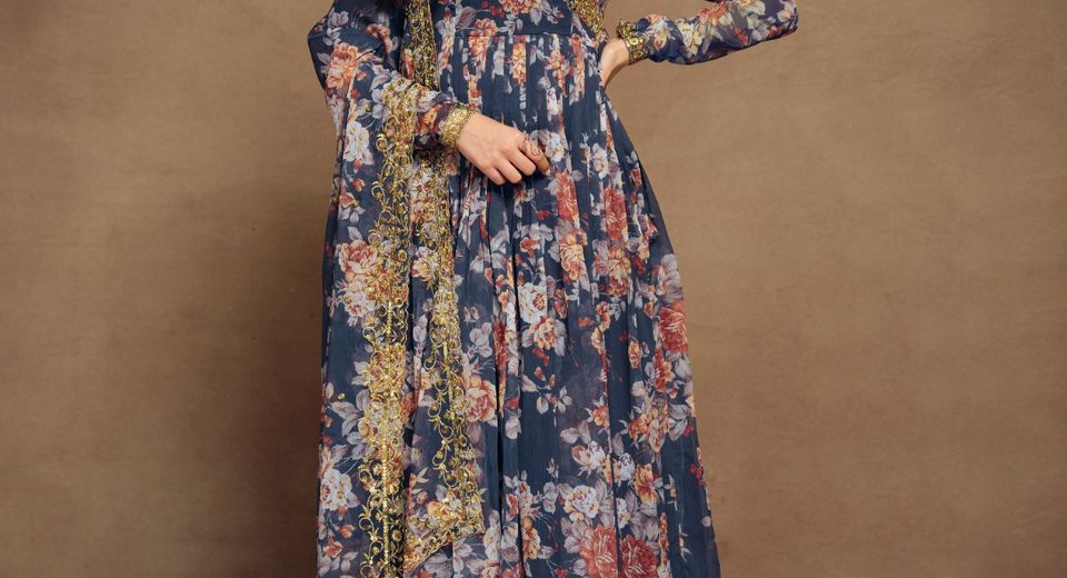 What Bottoms Work With Kaftan Kurtis for Balanced Proportions?