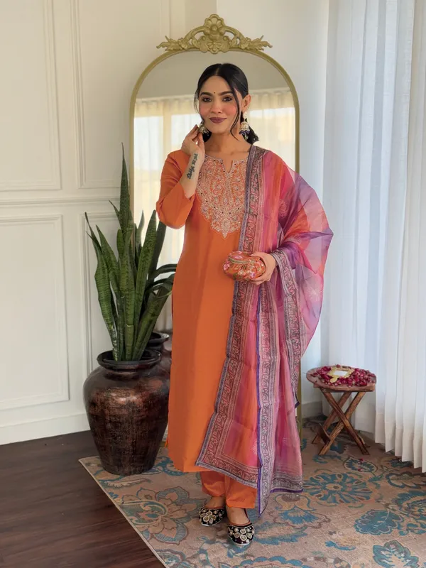 Kurti Pant Set with Taby Dupatta for Women