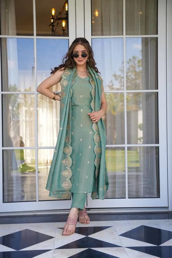 Pista Royale Salwar Suit