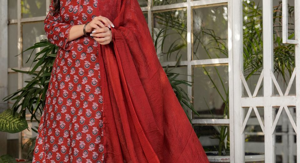 How Silk Blends Salwar Suits Feel and Fall on the Body