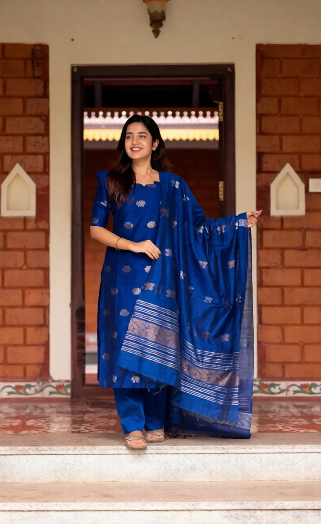 Kanchi Cotton Woven Kurta Pant Dupatta Set