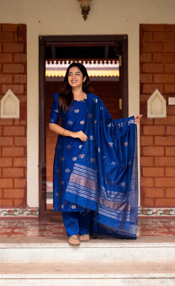 Kanchi Cotton Woven Kurta Pant Dupatta Set