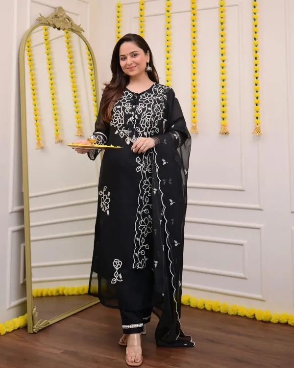 Black Georgette Embroidered Kurta Set for Women