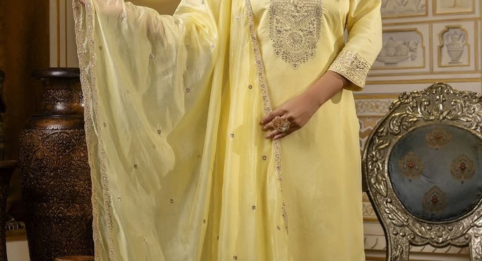What to Wear With Three-Quarter Sleeve Kurtis for a Balanced Outfit