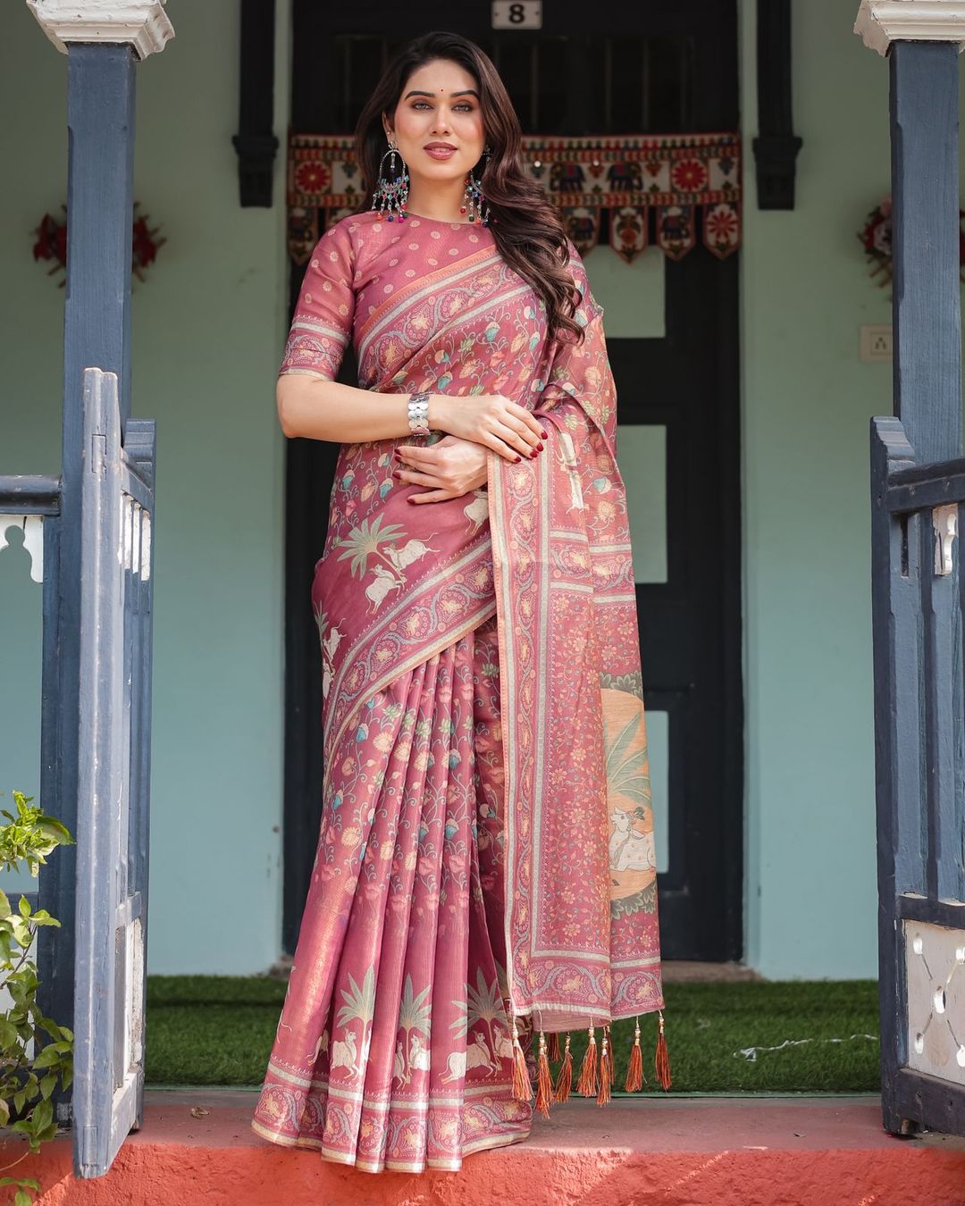 Dusty Rose Floral Handloom Saree with Heritage Pallu