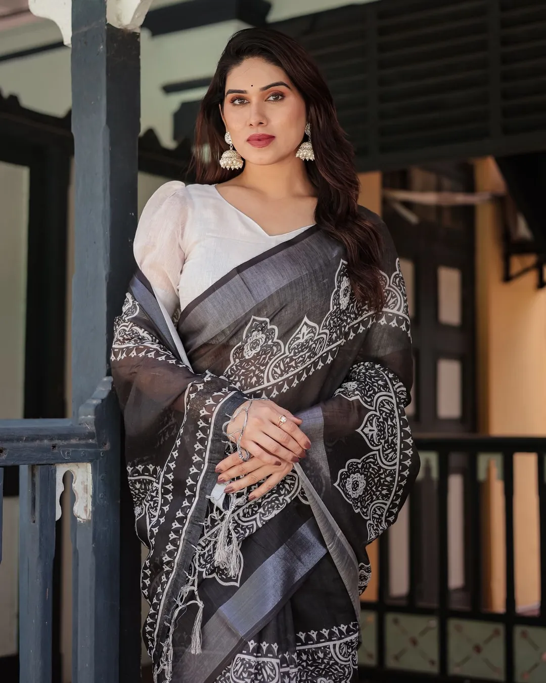 Pure Linen Black Floral Print Saree with Tassel Pallu