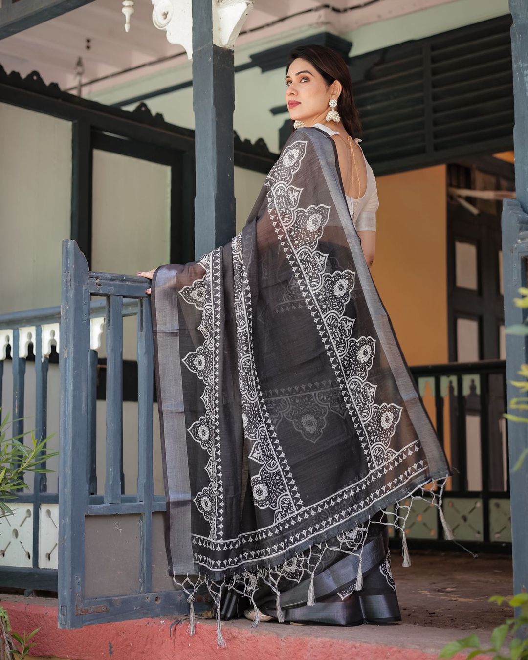 Pure Linen Black Floral Print Saree with Tassel Pallu