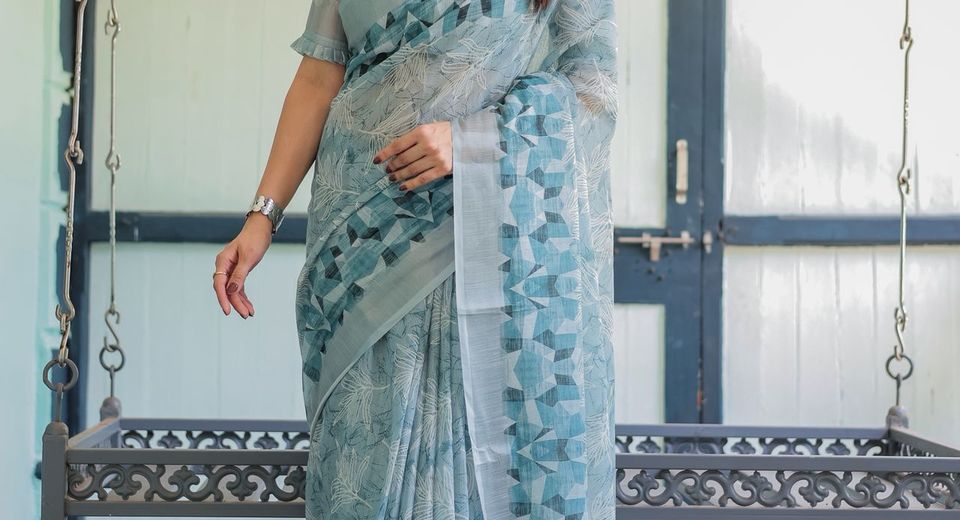 Petticoat Blouse and Drape Choices for Transparent Sarees That Keep the Look Polished