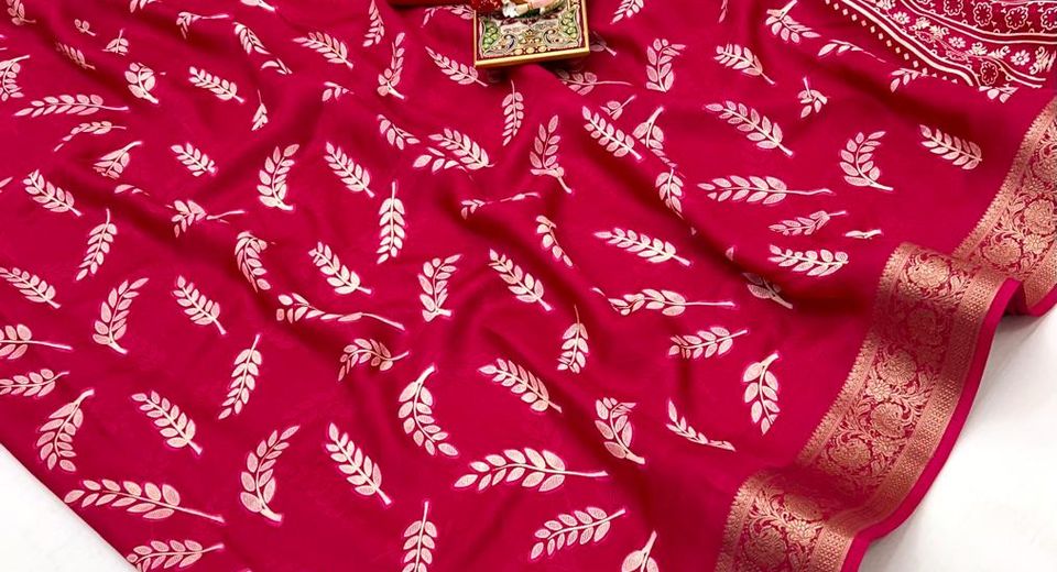 What to Carry in a Saree Emergency Kit for Weddings and Long Events
