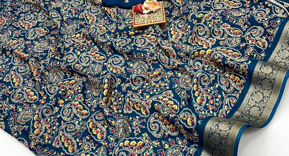 what saree is famous in kolkata? A Guide to Tant, Baluchari and More