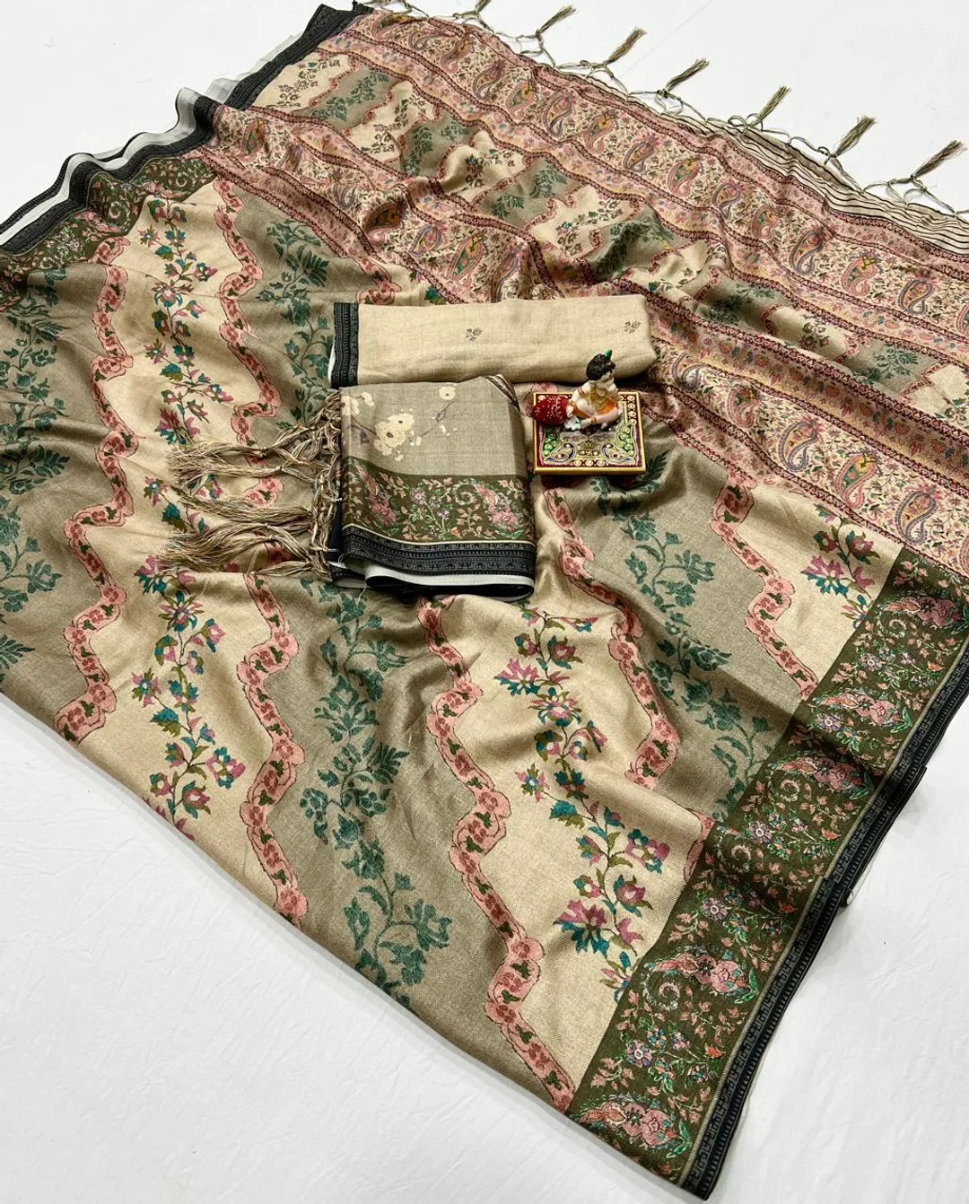 Cream Floral Pashmina Saree With Shawl & Blouse Online