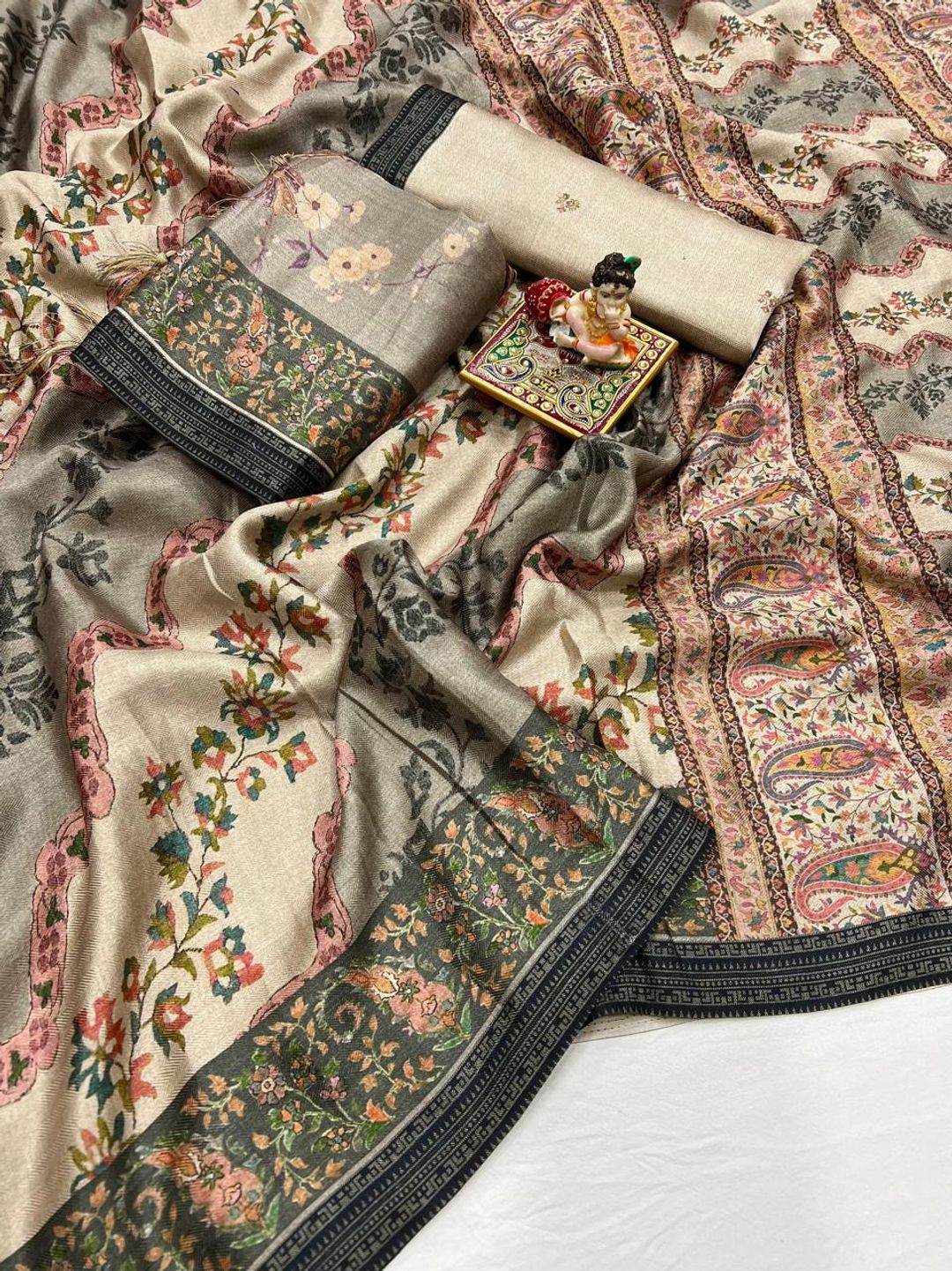 Cream Floral Pashmina Saree With Shawl & Blouse Online
