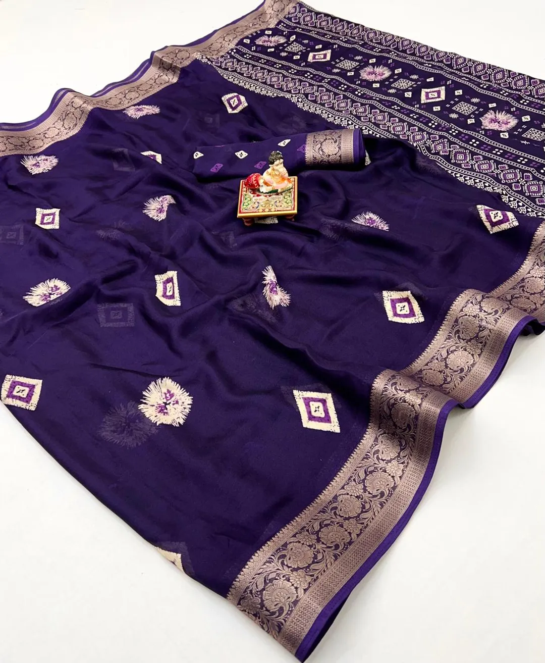 Luxury Purple Georgette Saree with Woven Border Design