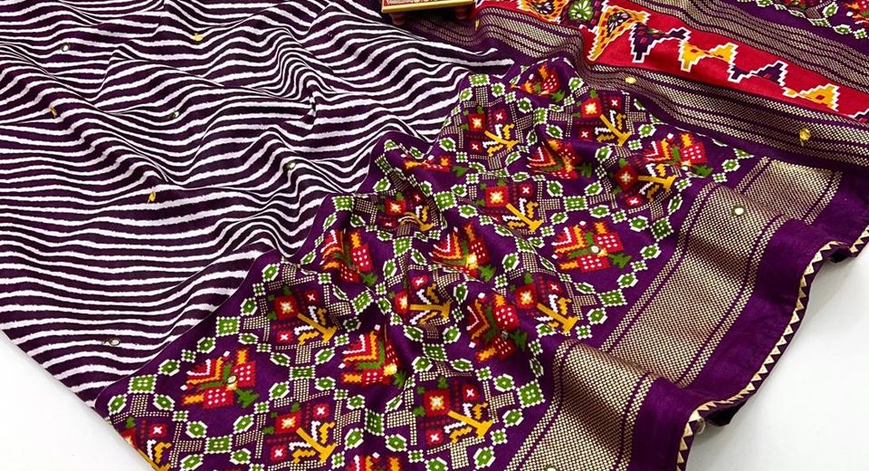 Handbag Shapes That Work With Handbags With Sarees Without Crushing the Pallu