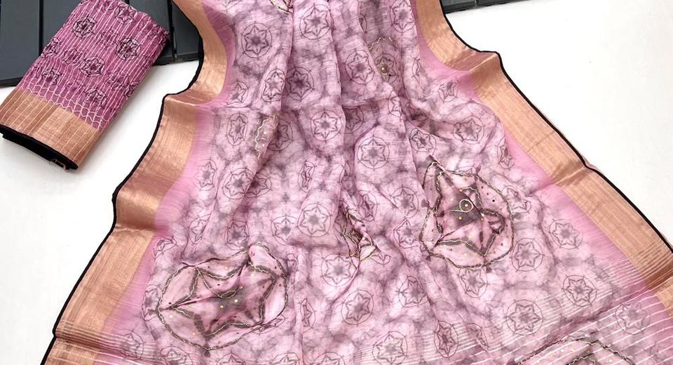 Mukaish Work Sarees Bring Shine Without the Weight of Heavy Sequins