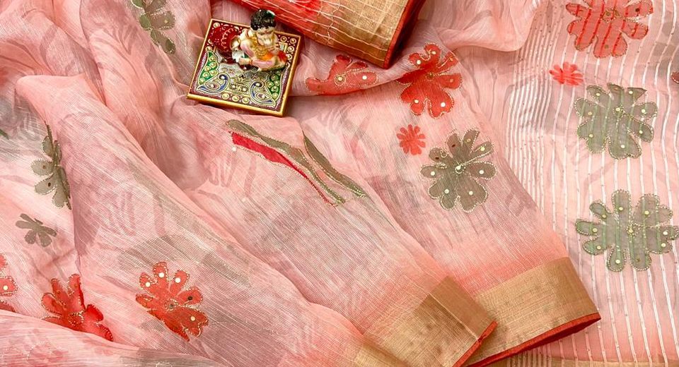 Organza Saree Looking Too Stiff? Drape Changes That Add Softer Movement