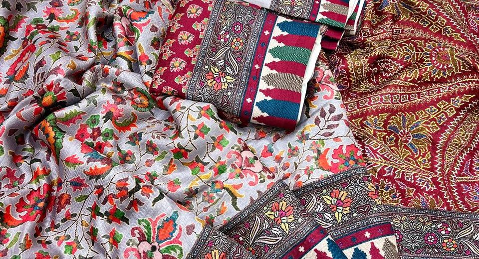 Famous sarees of Pochampally: The Craft, Motifs and Buying Guide