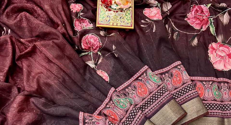 Pushkar Fair Fashion Guide: Traditional Sarees and Ethnic Wear for a Day Outdoors