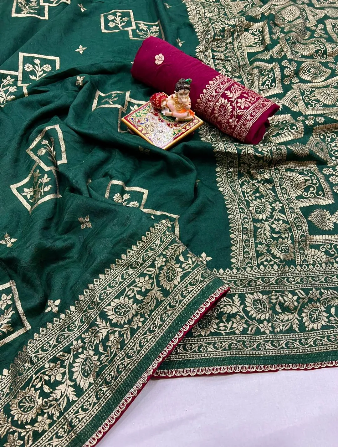 Elegant Bottle Green Maslin Silk Saree with Zari Pallu
