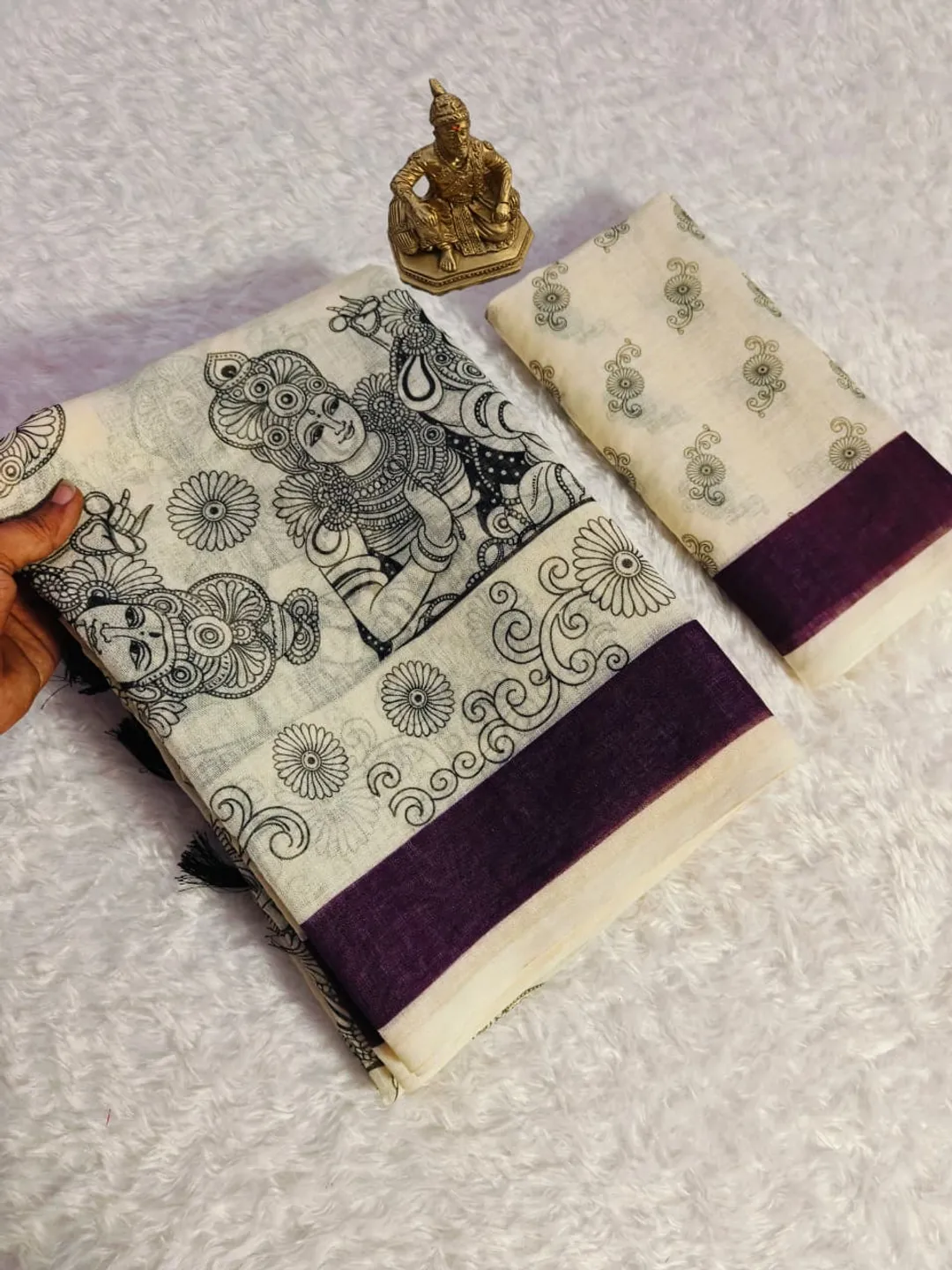 Cream Linen Mosaic Print Saree With Designer Pallu