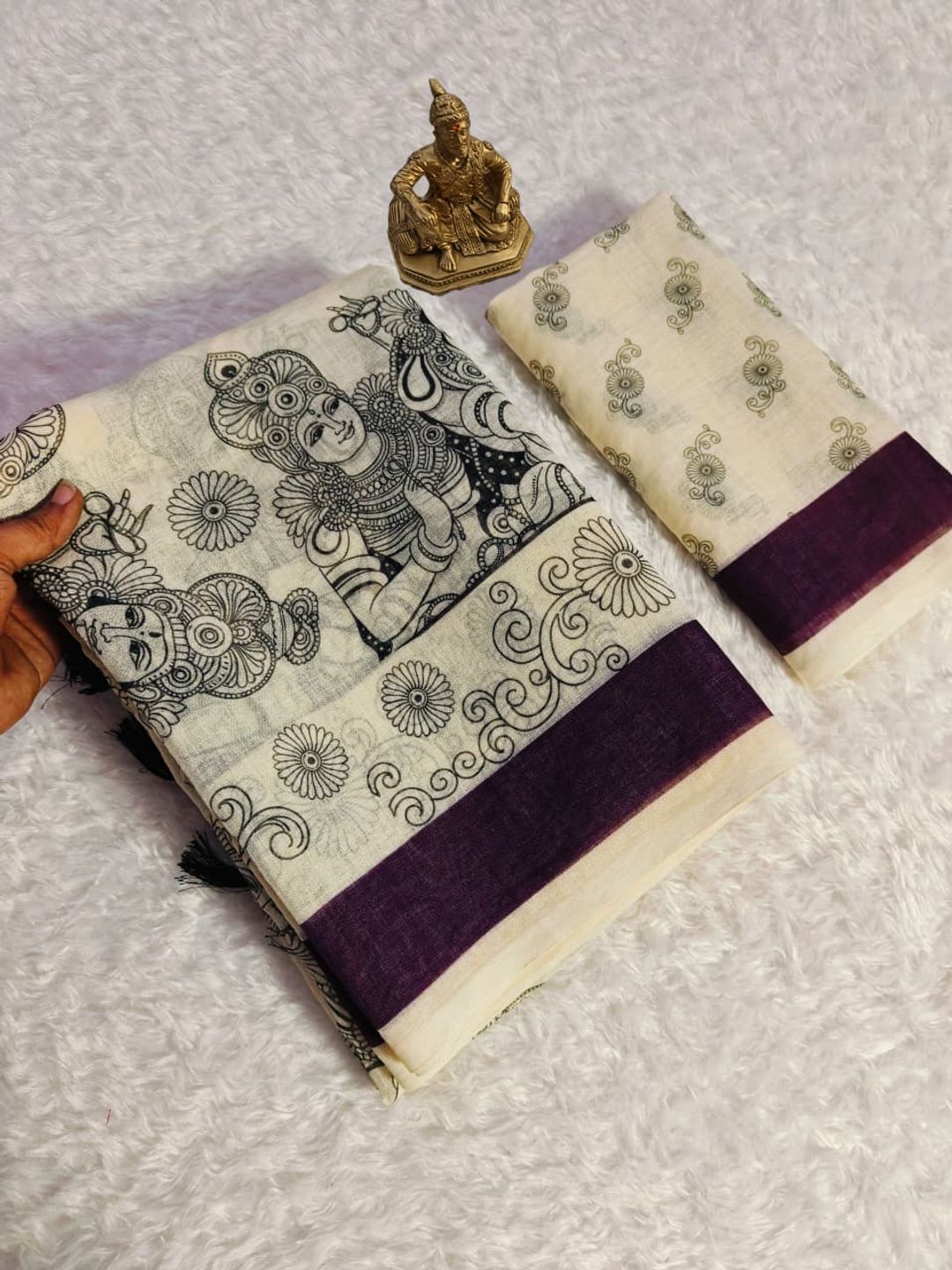 Cream Linen Mosaic Print Saree With Designer Pallu