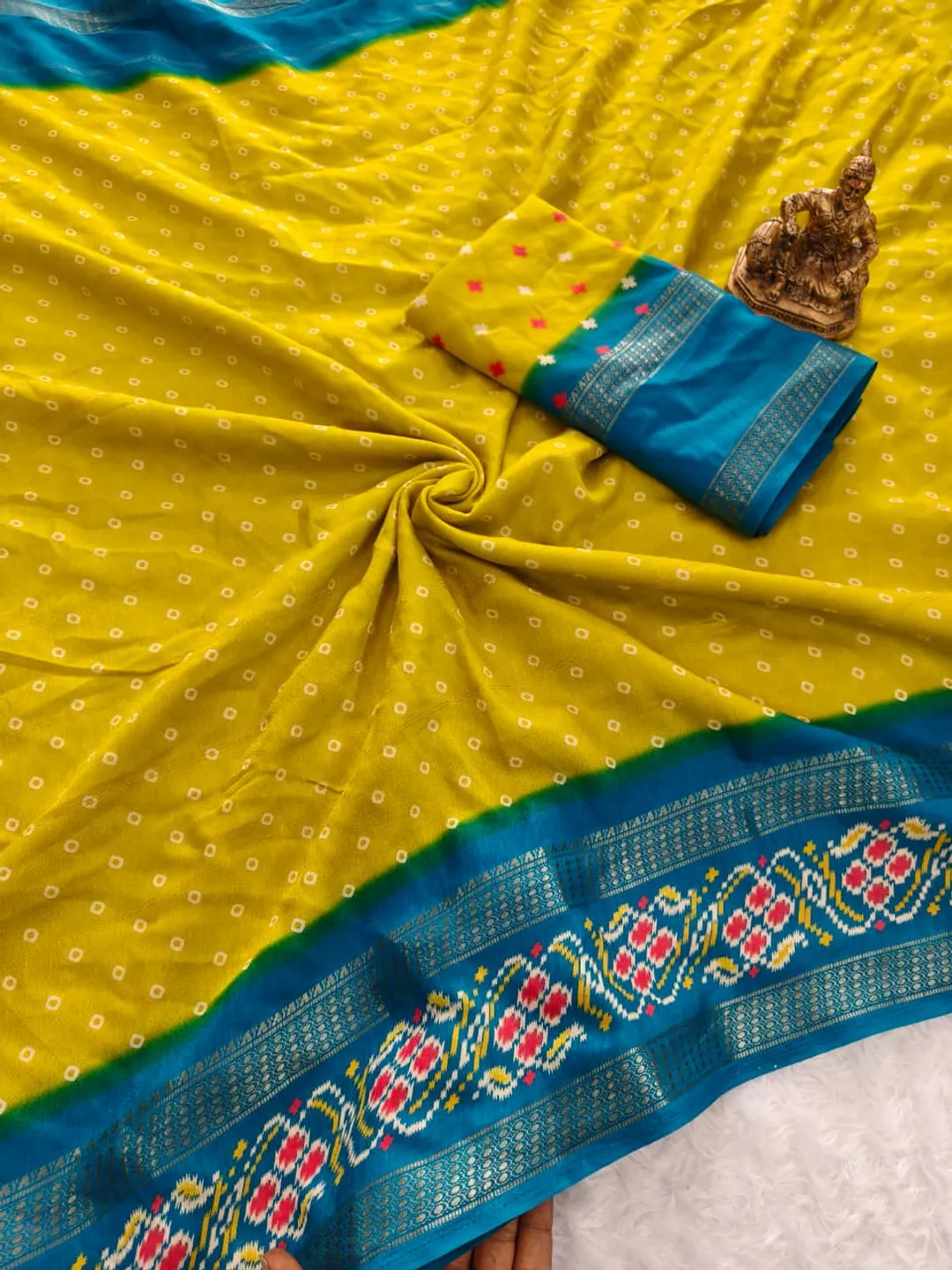 Yellow Bandhani Patola Print Saree with Zari Border Set