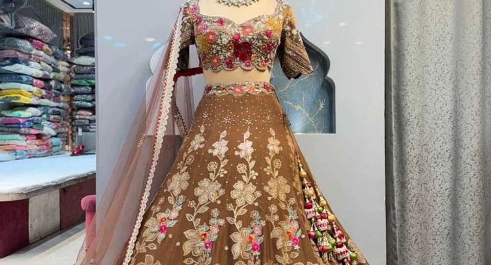 Karwa Chauth Outfit Ideas from Uttar Pradesh: Sarees & Lehengas for a Graceful Festive Look