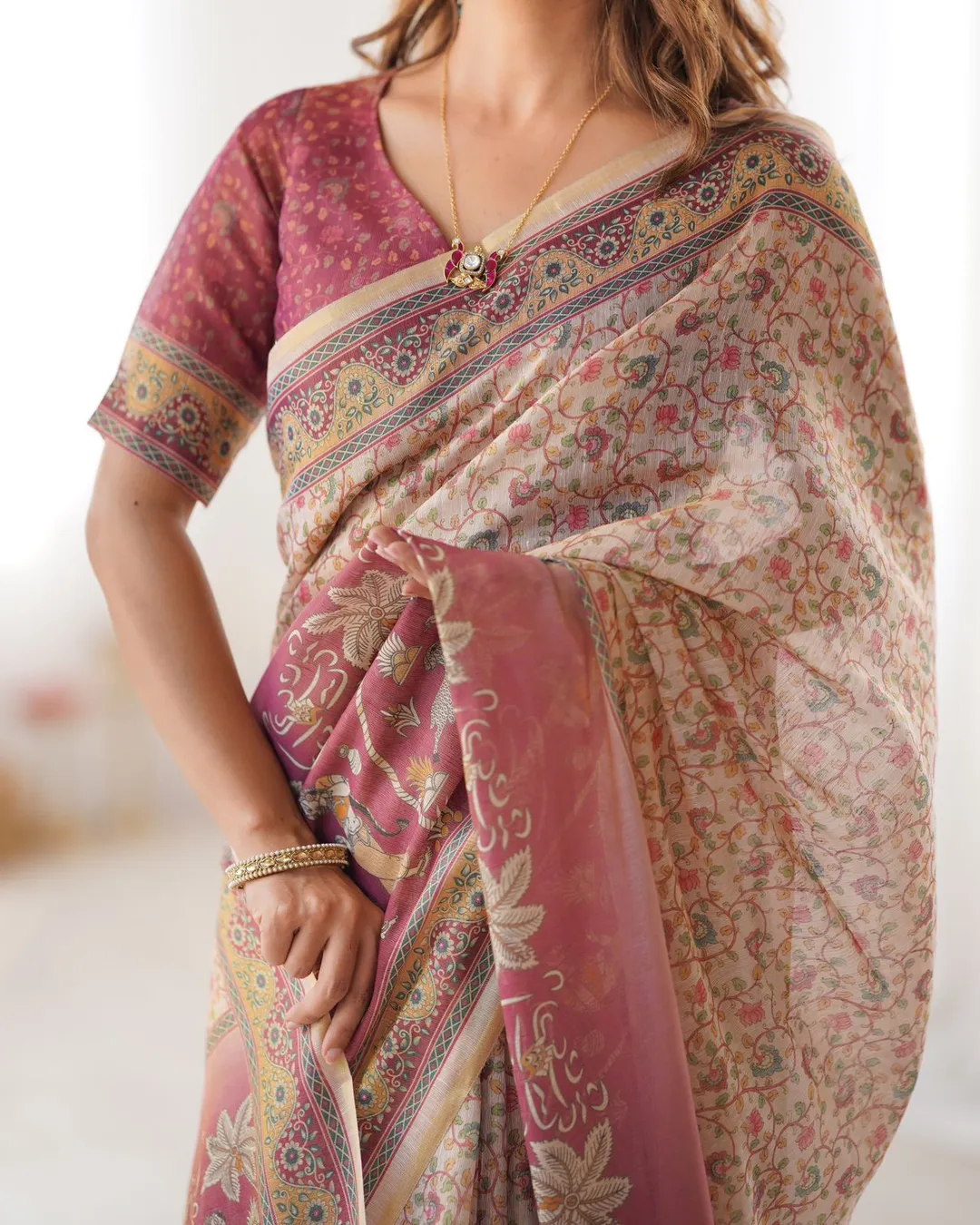 Rose Border Elegance Handloom Saree
