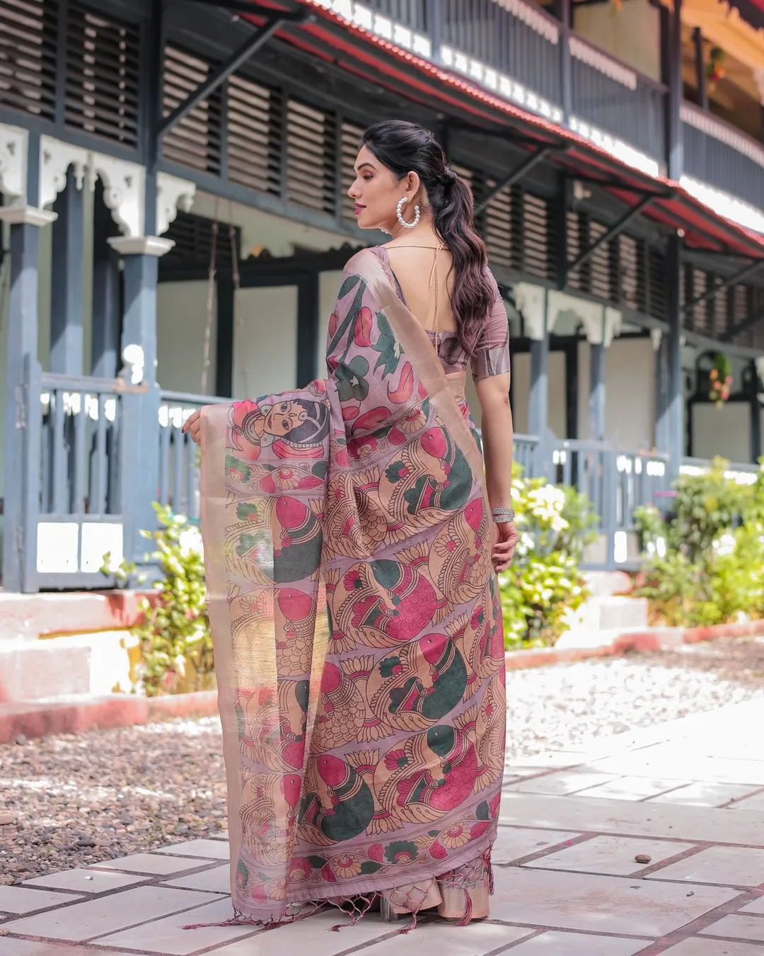 Elegant Mauve Linen Saree with Artistic Madhubani Print