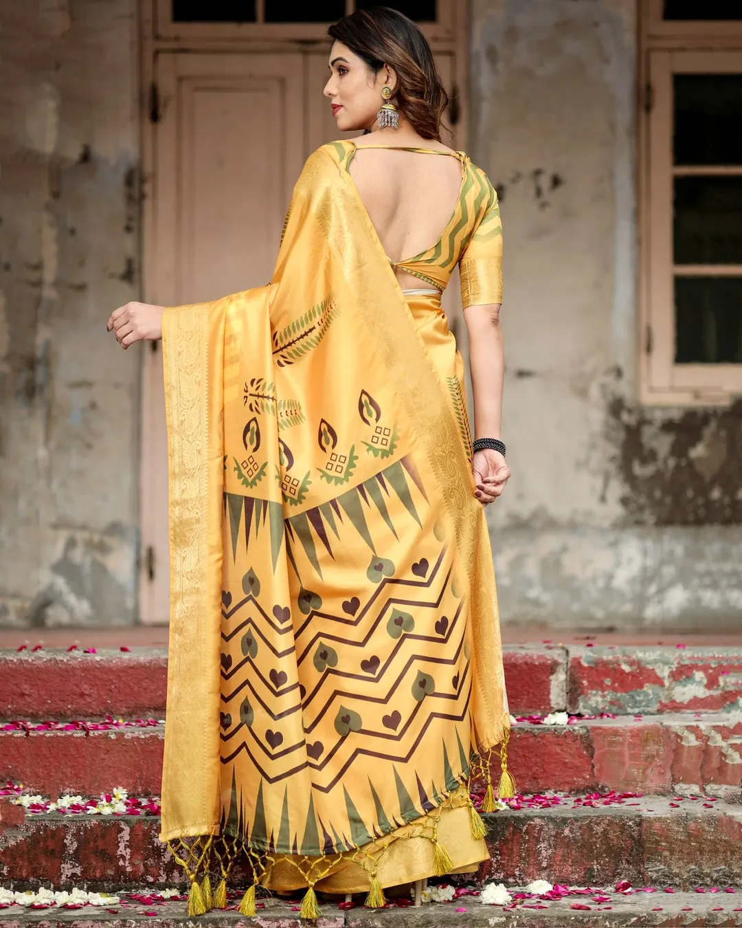 Golden Tussar Silk Saree with Elegant Zari Border Design