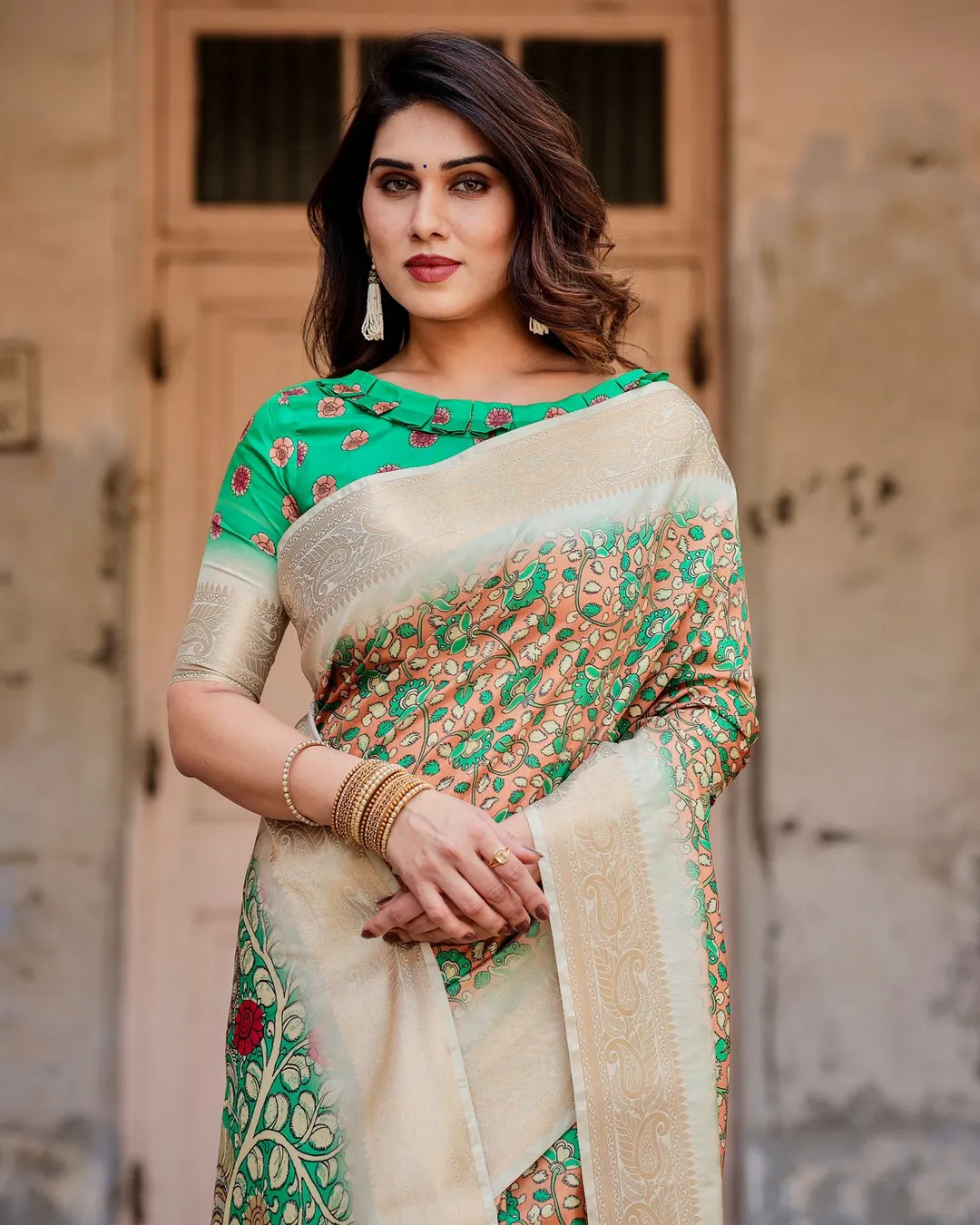 Green Floral Heritage Silk Saree Online – Varnavi