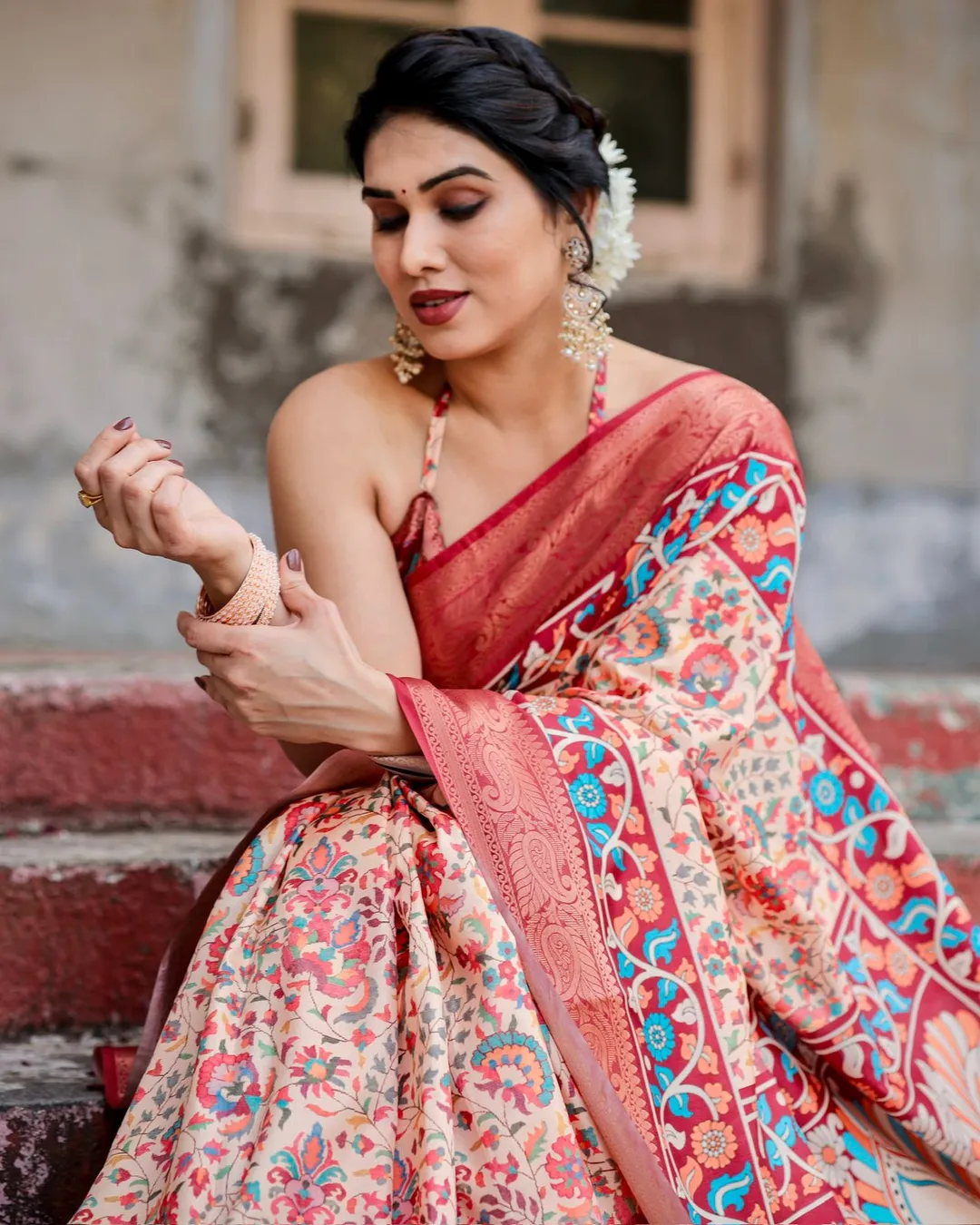 Red Beige Banarasi Silk Saree with Floral Pattern