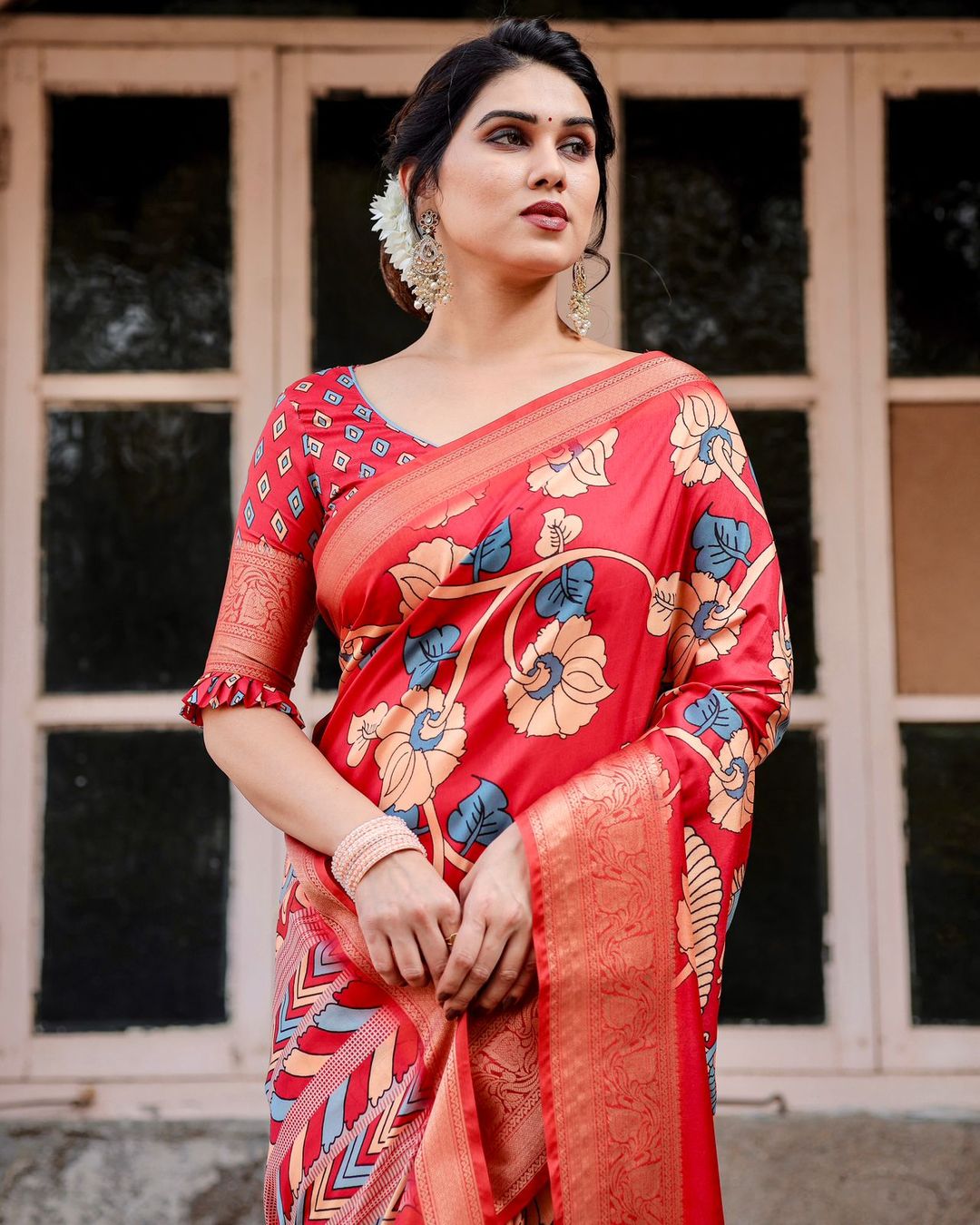 Elegant Red Banarasi Silk Saree for Festive & Wedding Wear