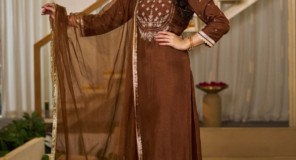 Storing Ethnic Wear in a Small Wardrobe Without Crushing Embellishments