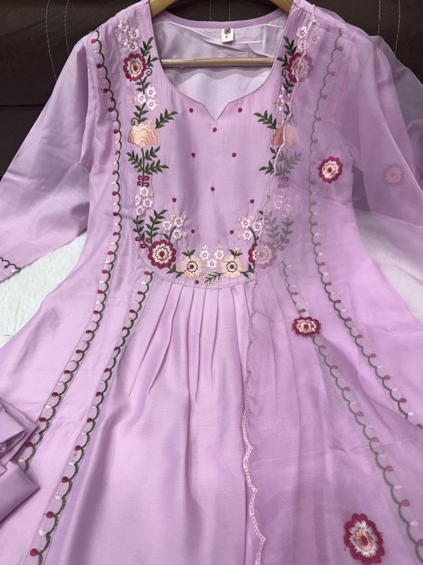 Pink Embroidered Chanderi Silk Kurta Set with Dupatta