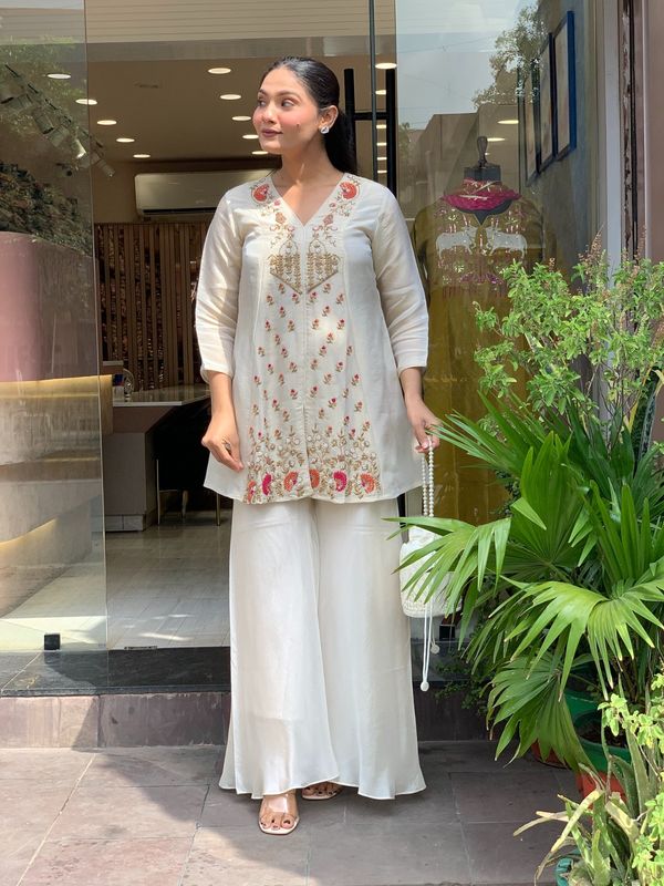 Cream Embroidered Silk Kurta Pant Ethnic Co-ord Set
