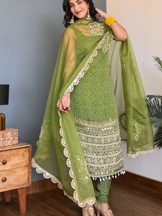 Green Georgette Embroidered Kurta Pant Dupatta Set