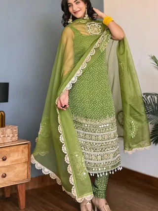Green Georgette Embroidered Kurta Pant Dupatta Set