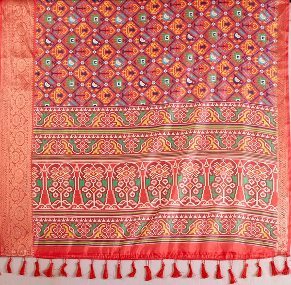 Red Patola Design Lichi Silk Saree Online - Varnavi