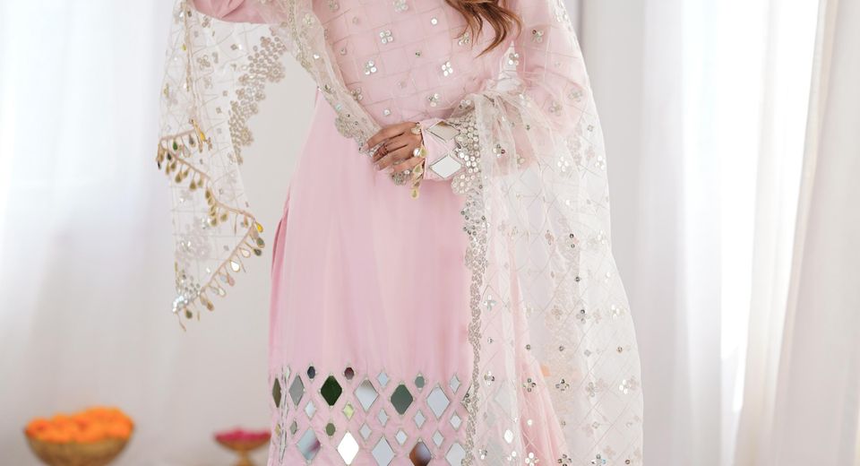 Salwar Suit Styling Tips for Mature Women That Feel Elegant and Effortless
