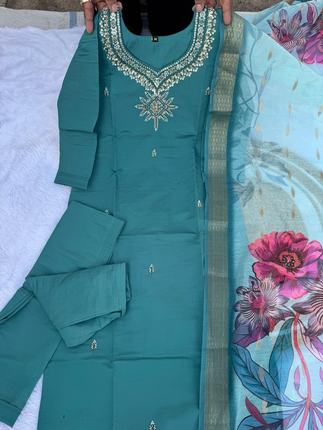 eal Green Embroidered Roman Silk Kurti Set Dupatta