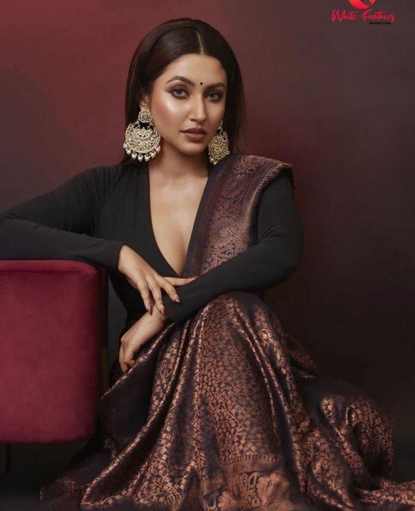 Black Copper Lichi Silk Saree with Rich Jacquard Work