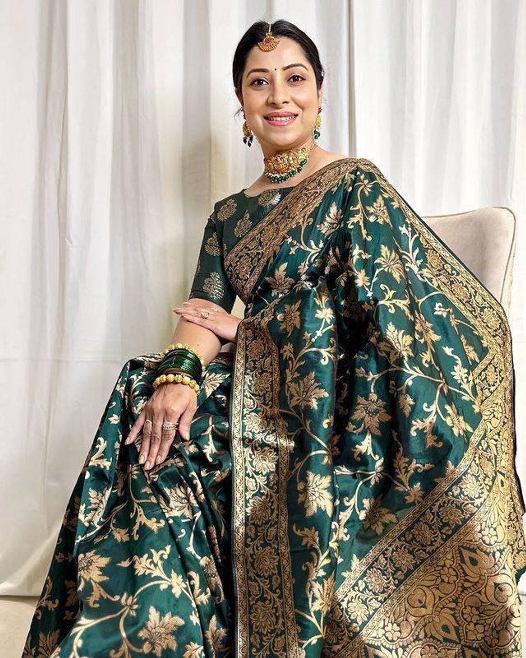 Dark Green Banarasi Lichi Silk Saree with Zari Work
