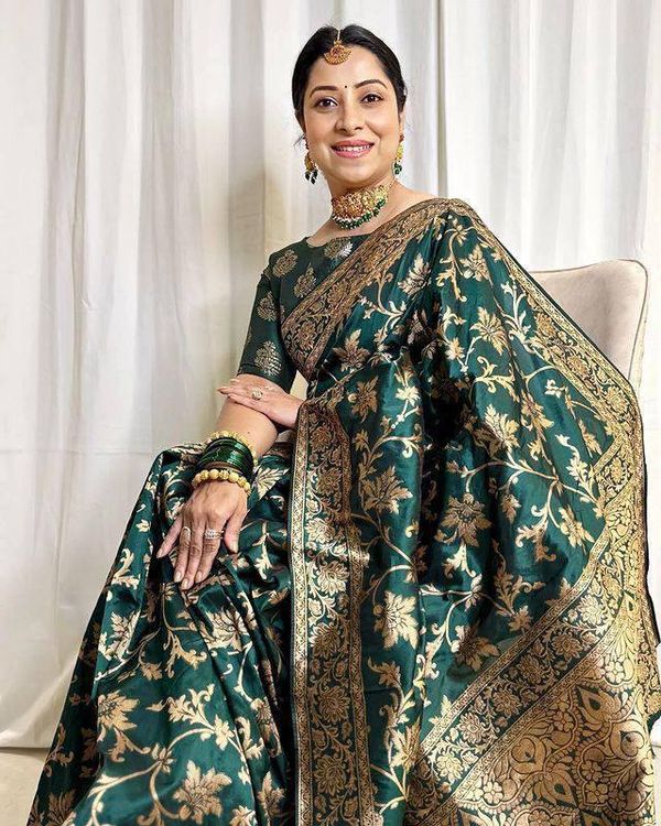 Dark Green Banarasi Lichi Silk Saree with Zari Work