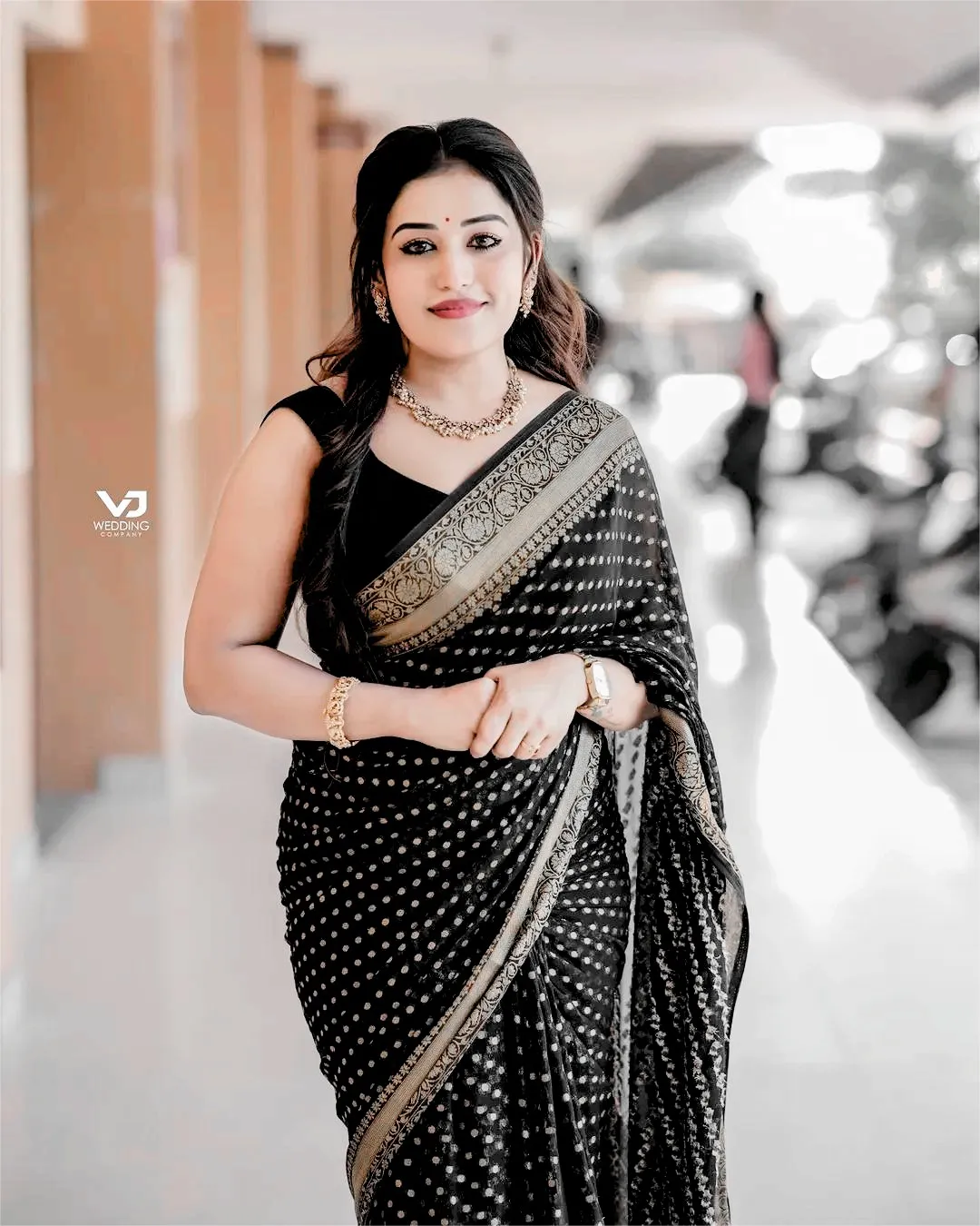 Black Gold Jacquard Lichi Silk Saree with Rich Pallu