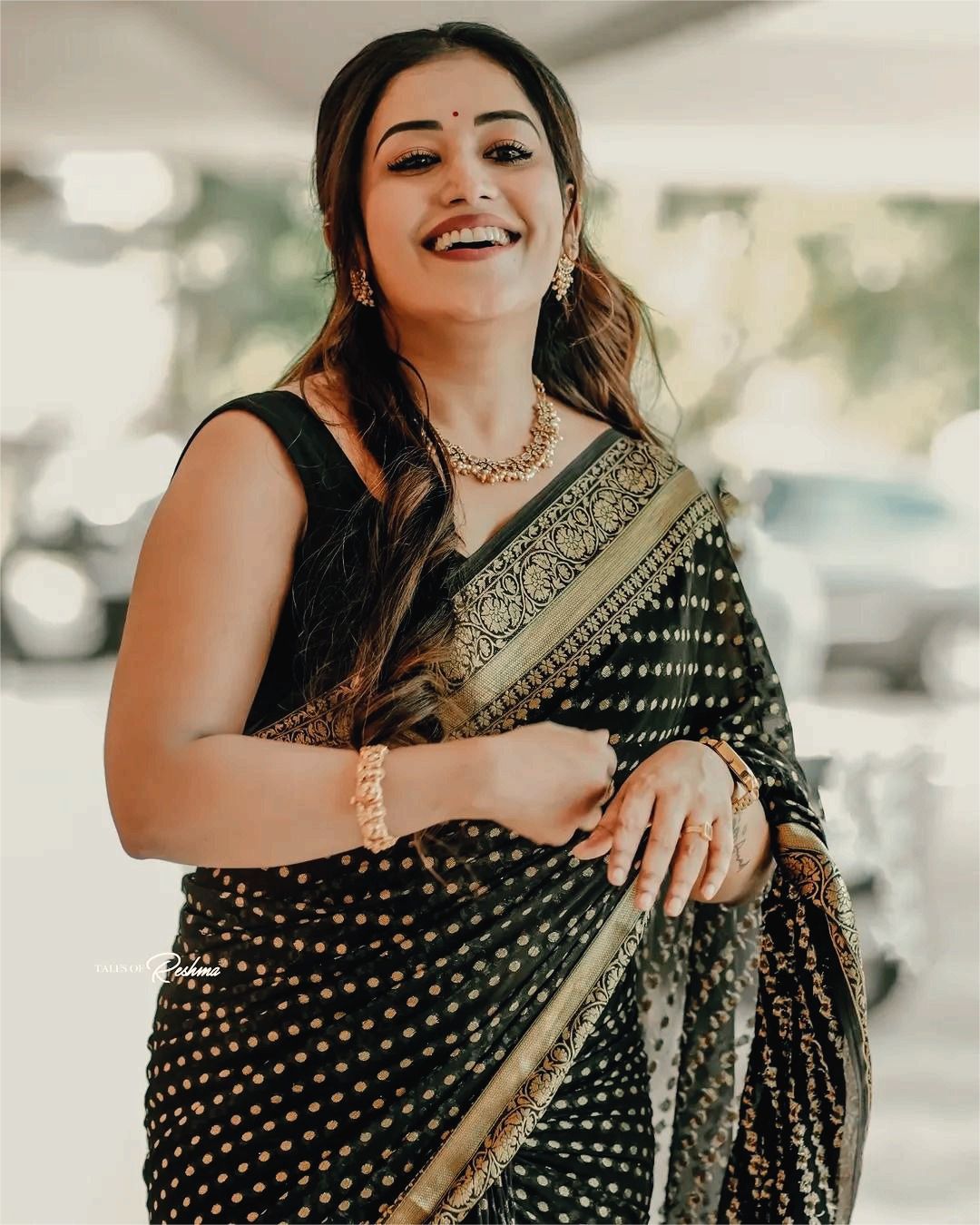 Black Gold Jacquard Lichi Silk Saree with Rich Pallu