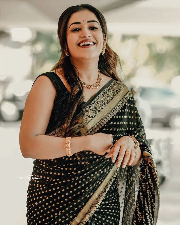 Black Gold Jacquard Lichi Silk Saree with Rich Pallu