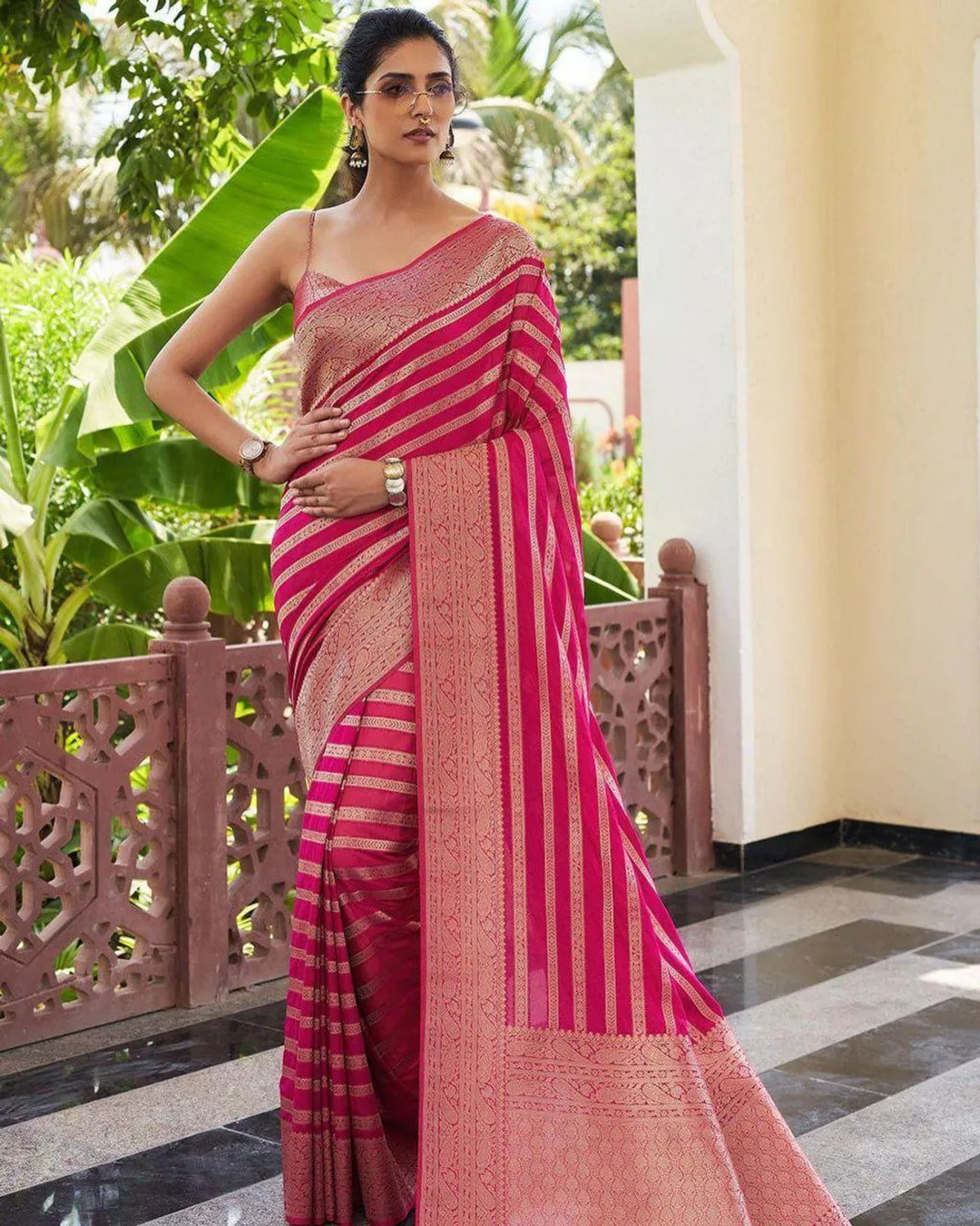 Pink Gold Zari Banarasi Lichi Silk Saree With Blouse