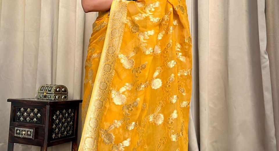 Gold or Silver Jewellery? Match the Metal to Your Ethnic Wear Colours