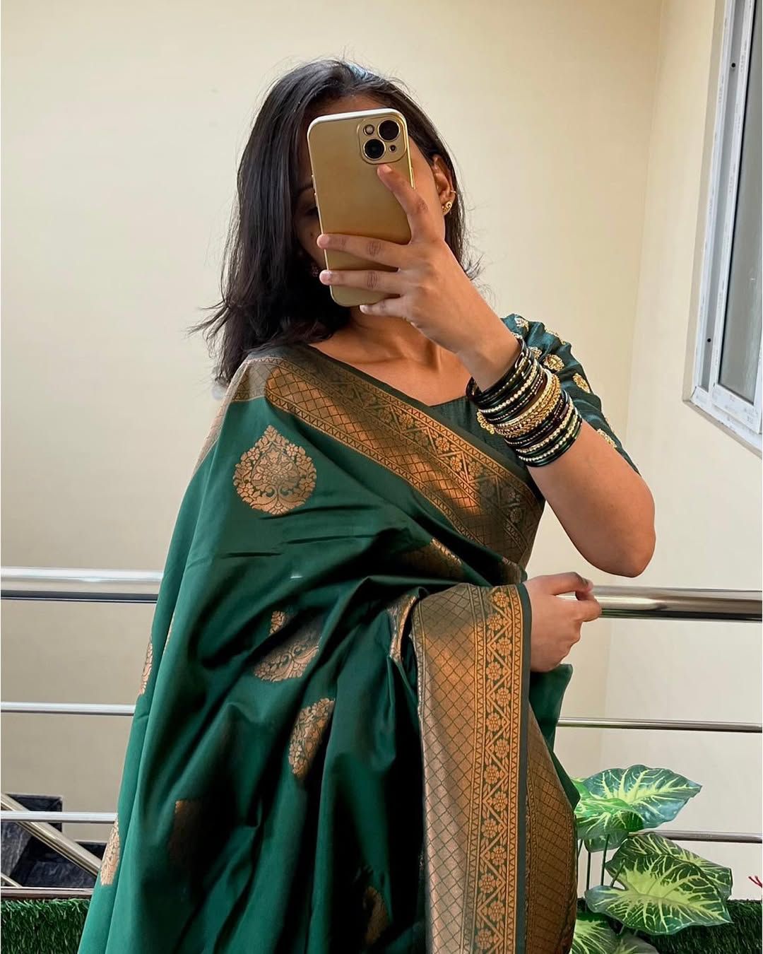 Green Banarasi Silk Saree With Rich Zari Border Work